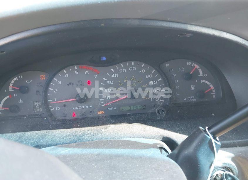 Photo 7 of 2004 Toyota Sequoia SR5 V8 (VIN 5TDBT44A34S218205)