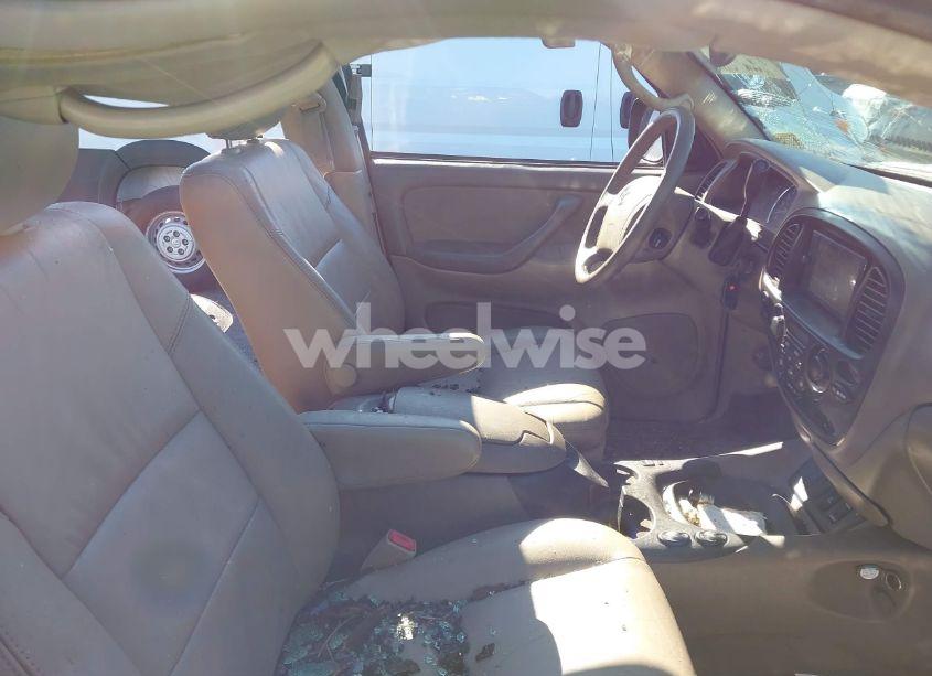 Photo 5 of 2005 Toyota Sequoia SR5 V8 (VIN 5TDBT44A35S246264)