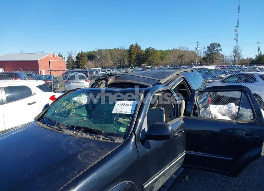 Photo 6 of 2005 Toyota Sequoia SR5 V8 (VIN 5TDBT44A35S246264)