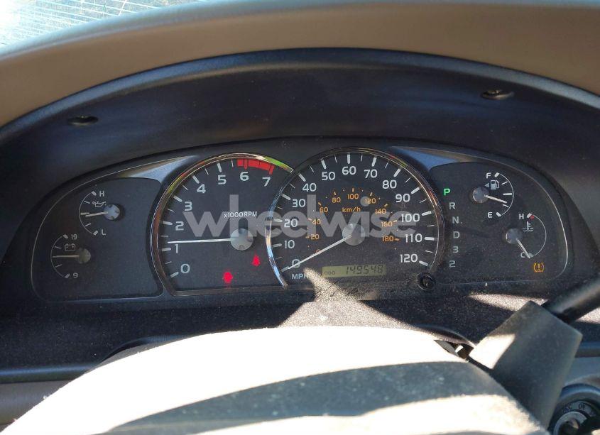 Photo 7 of 2005 Toyota Sequoia SR5 V8 (VIN 5TDBT44A35S246264)