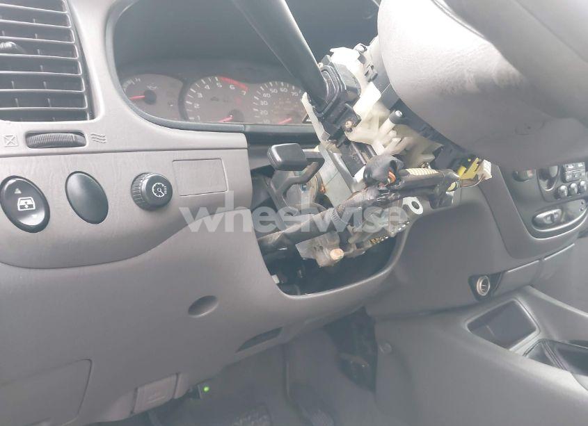 Photo 6 of 2001 Toyota Sequoia SR5 V8 (VIN 5TDBT44A41S020793)