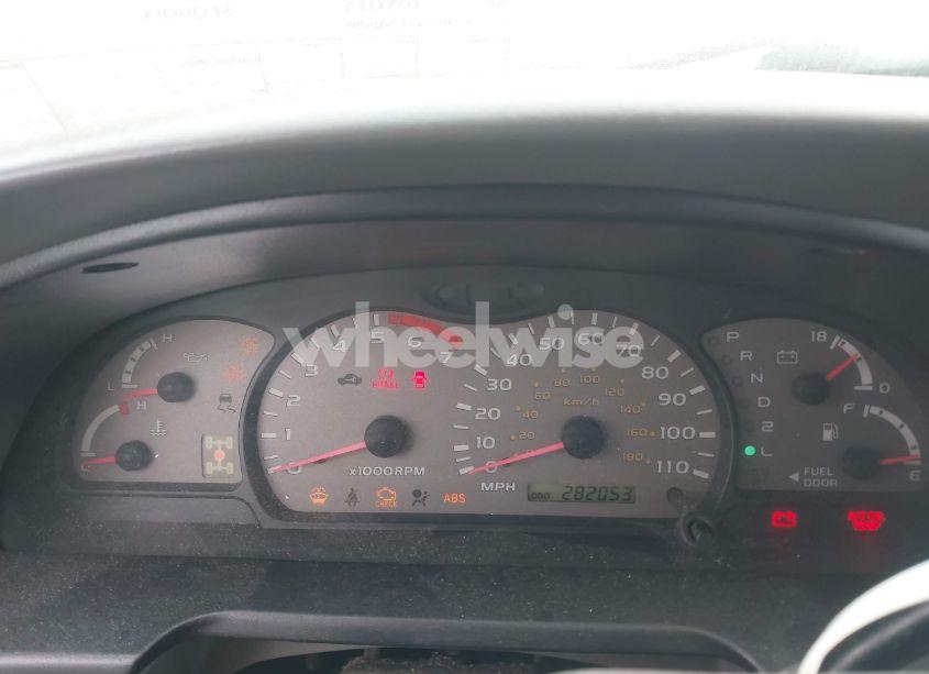 Photo 7 of 2001 Toyota Sequoia SR5 V8 (VIN 5TDBT44A41S020793)