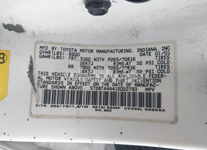 Photo 9 of 2001 Toyota Sequoia SR5 V8 (VIN 5TDBT44A41S020793)