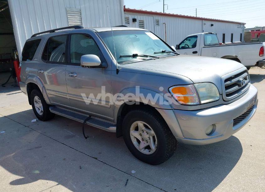 2002 Toyota Sequoia SR5 V8 (VIN 5TDBT44A42S120944) main photo