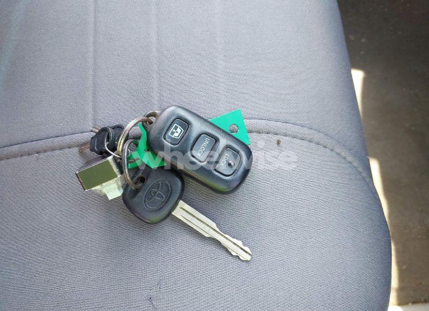 Photo 11 of 2002 Toyota Sequoia SR5 V8 (VIN 5TDBT44A42S120944)