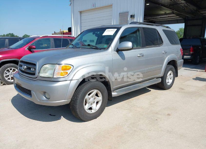 Photo 2 of 2002 Toyota Sequoia SR5 V8 (VIN 5TDBT44A42S120944)