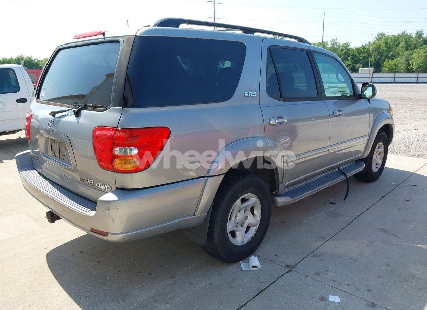 Photo 4 of 2002 Toyota Sequoia SR5 V8 (VIN 5TDBT44A42S120944)