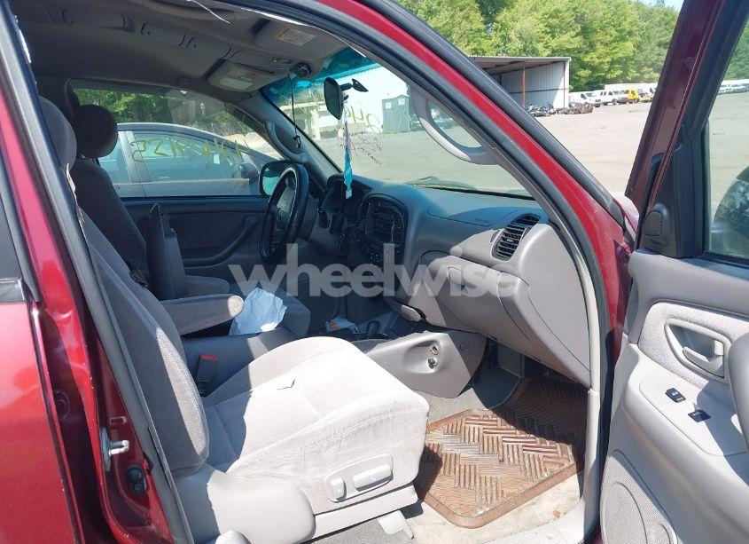 Photo 5 of 2003 Toyota Sequoia SR5 V8 (VIN 5TDBT44A43S173029)