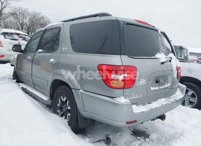 Photo 3 of 2004 Toyota Sequoia SR5 V8 (VIN 5TDBT44A44S215586)