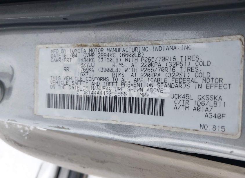 Photo 9 of 2004 Toyota Sequoia SR5 V8 (VIN 5TDBT44A44S215586)
