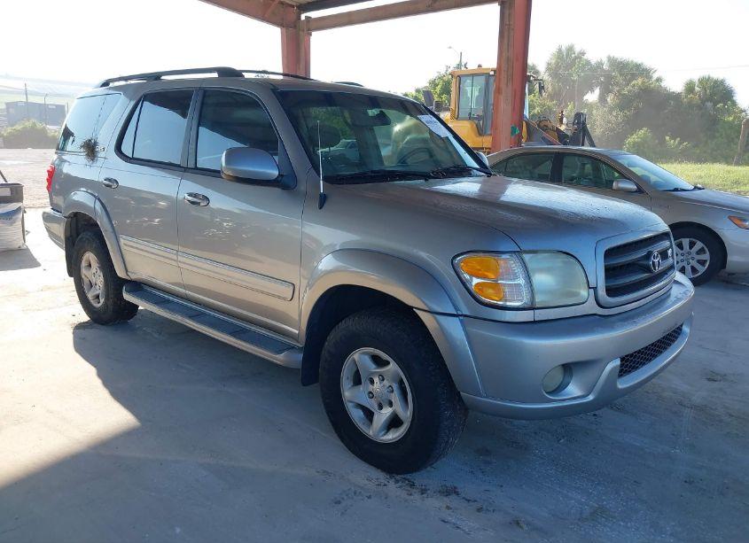 2002 Toyota Sequoia SR5 V8 (VIN 5TDBT44A52S112500) main photo