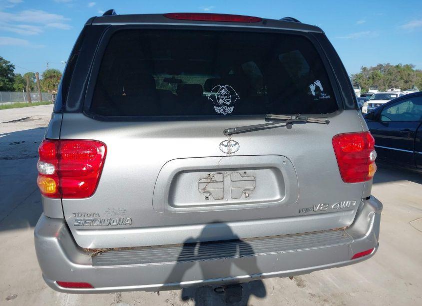 Photo 14 of 2002 Toyota Sequoia SR5 V8 (VIN 5TDBT44A52S112500)