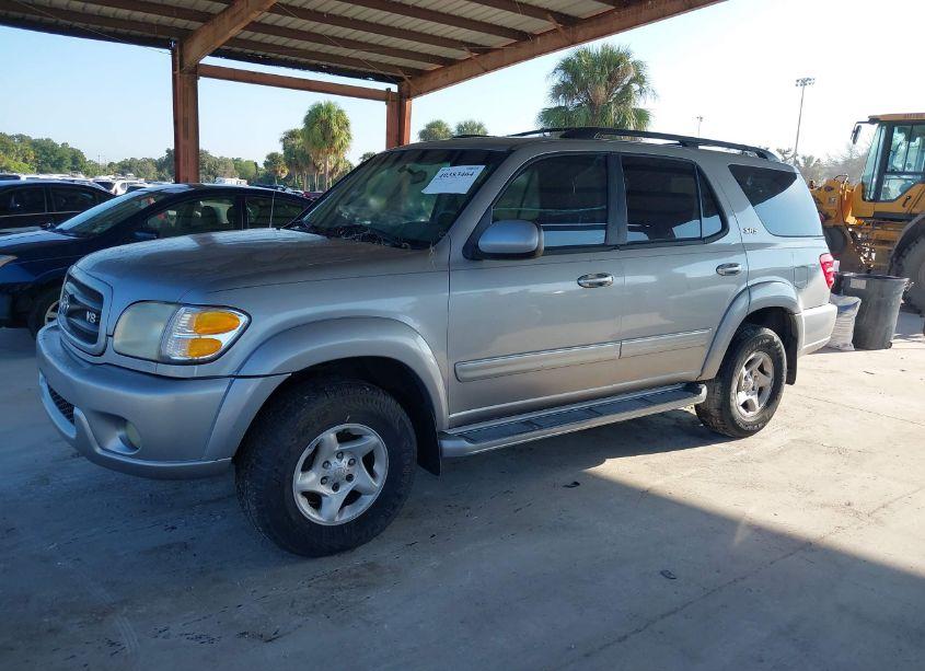 Photo 2 of 2002 Toyota Sequoia SR5 V8 (VIN 5TDBT44A52S112500)