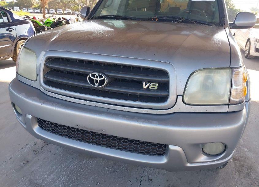 Photo 6 of 2002 Toyota Sequoia SR5 V8 (VIN 5TDBT44A52S112500)