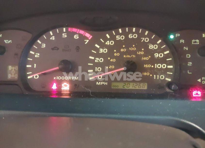 Photo 7 of 2002 Toyota Sequoia SR5 V8 (VIN 5TDBT44A52S134819)