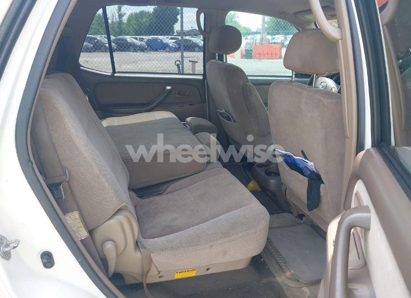 Photo 8 of 2003 Toyota Sequoia SR5 V8 (VIN 5TDBT44A53S154439)