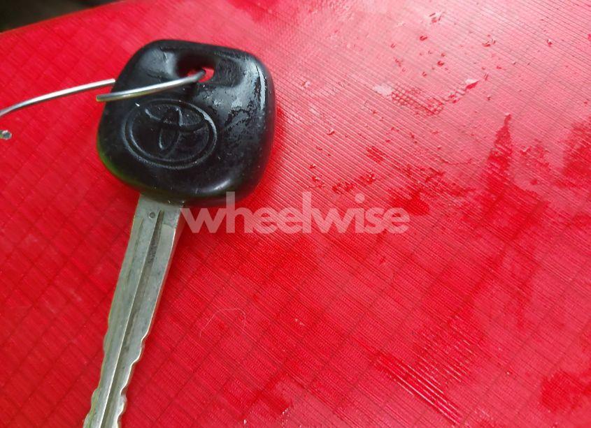 Photo 11 of 2003 Toyota Sequoia SR5 V8 (VIN 5TDBT44A53S165120)