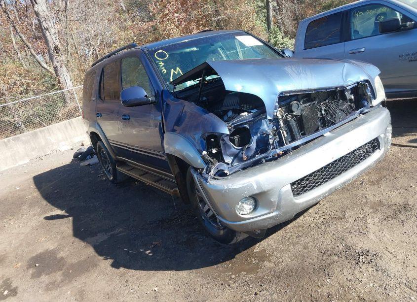 2004 Toyota Sequoia SR5 V8 (VIN 5TDBT44A54S205262) main photo