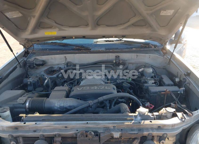 Photo 10 of 2004 Toyota Sequoia SR5 V8 (VIN 5TDBT44A54S214754)