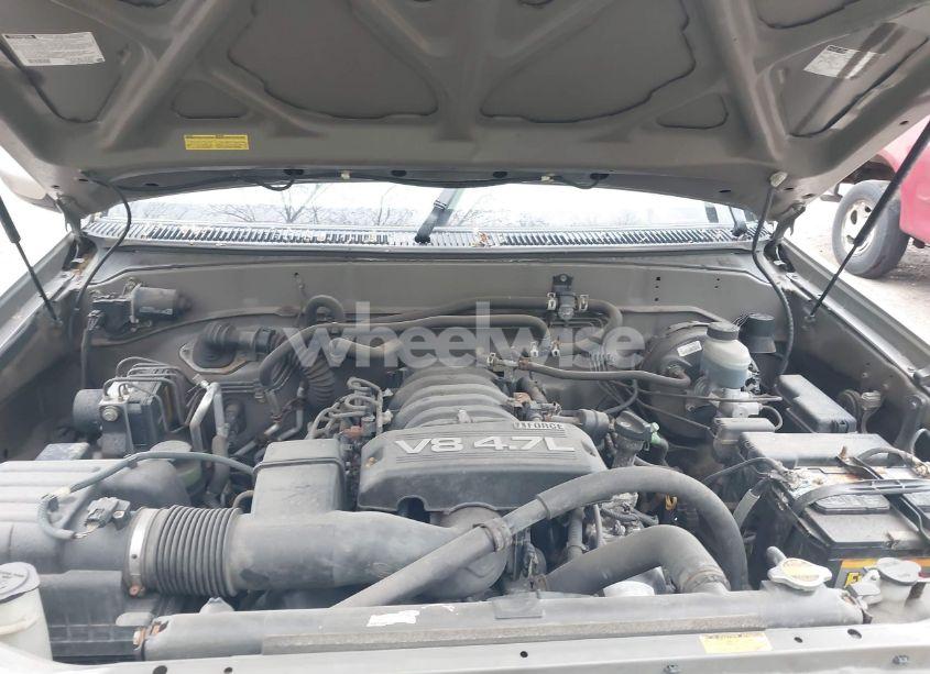 Photo 10 of 2005 Toyota Sequoia SR5 V8 (VIN 5TDBT44A55S244712)