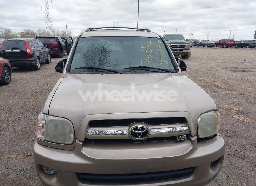 Photo 12 of 2005 Toyota Sequoia SR5 V8 (VIN 5TDBT44A55S244712)