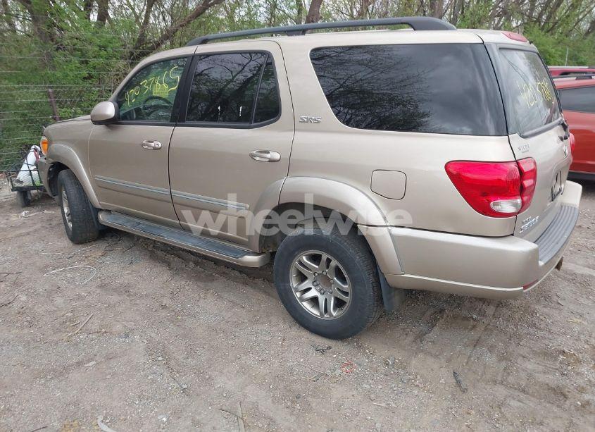 Photo 3 of 2005 Toyota Sequoia SR5 V8 (VIN 5TDBT44A55S244712)