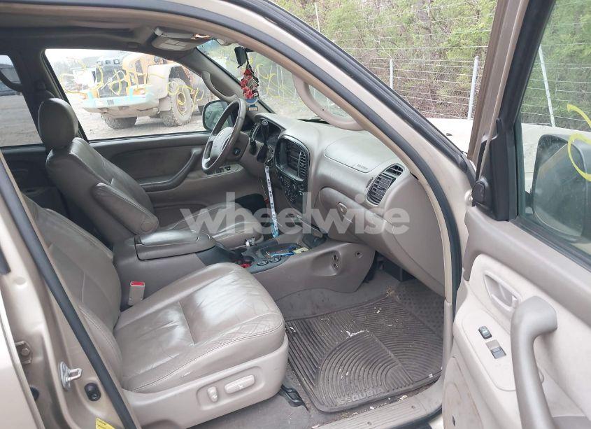 Photo 5 of 2005 Toyota Sequoia SR5 V8 (VIN 5TDBT44A55S244712)