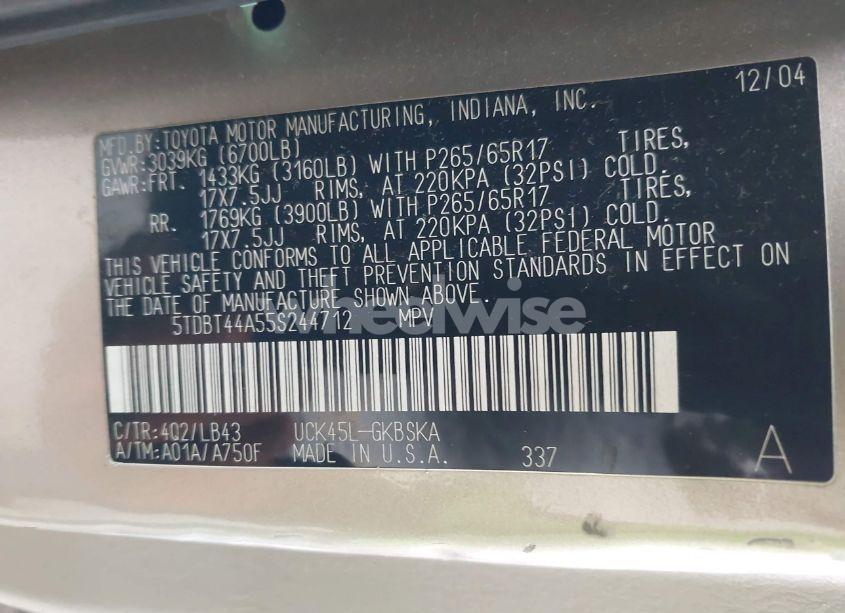 Photo 9 of 2005 Toyota Sequoia SR5 V8 (VIN 5TDBT44A55S244712)