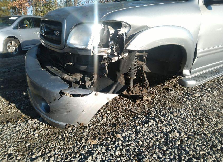 Photo 6 of 2001 Toyota Sequoia SR5 V8 (VIN 5TDBT44A61S015918)
