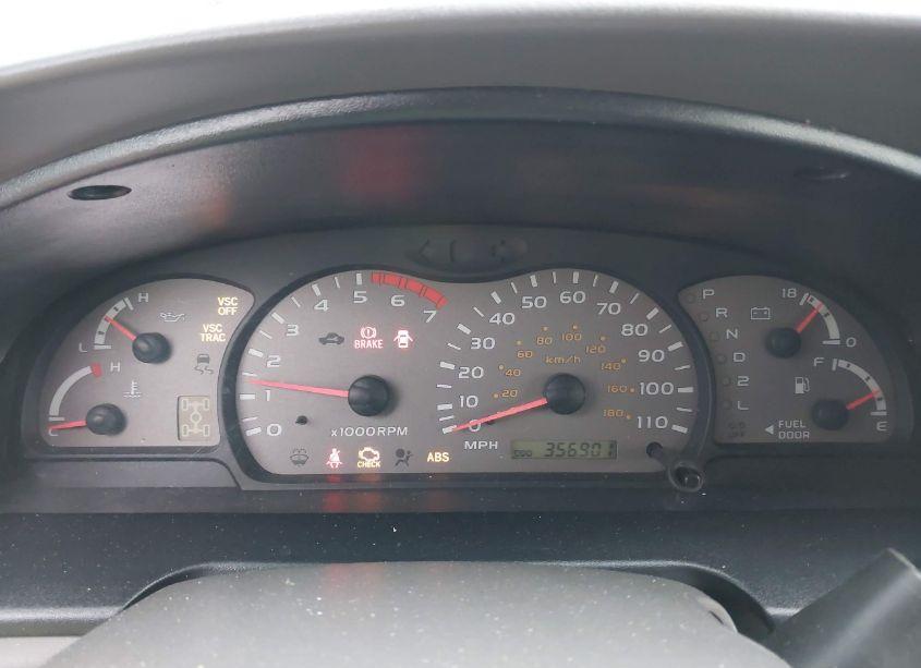 Photo 7 of 2001 Toyota Sequoia SR5 V8 (VIN 5TDBT44A61S015918)