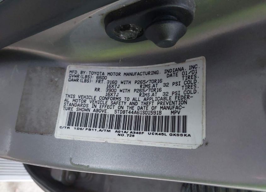 Photo 9 of 2001 Toyota Sequoia SR5 V8 (VIN 5TDBT44A61S015918)