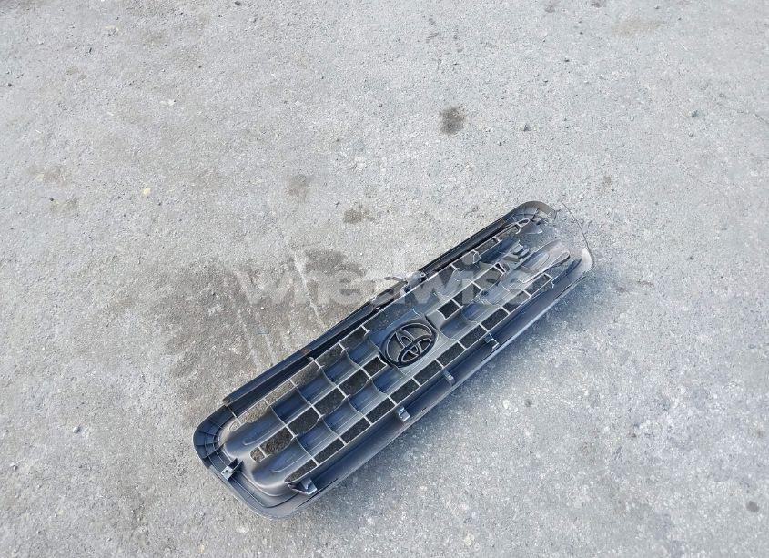 Photo 11 of 2001 Toyota Sequoia SR5 V8 (VIN 5TDBT44A61S028572)