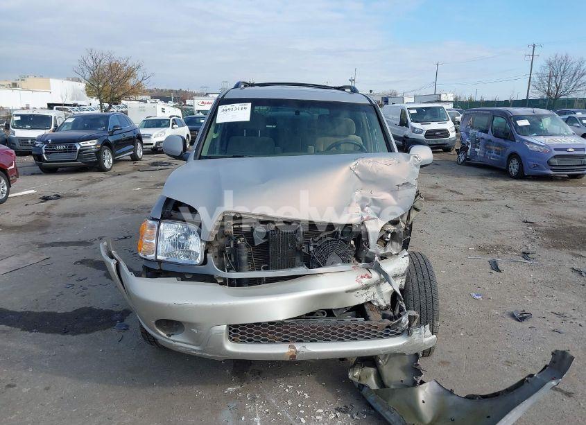 Photo 12 of 2001 Toyota Sequoia SR5 V8 (VIN 5TDBT44A61S028572)