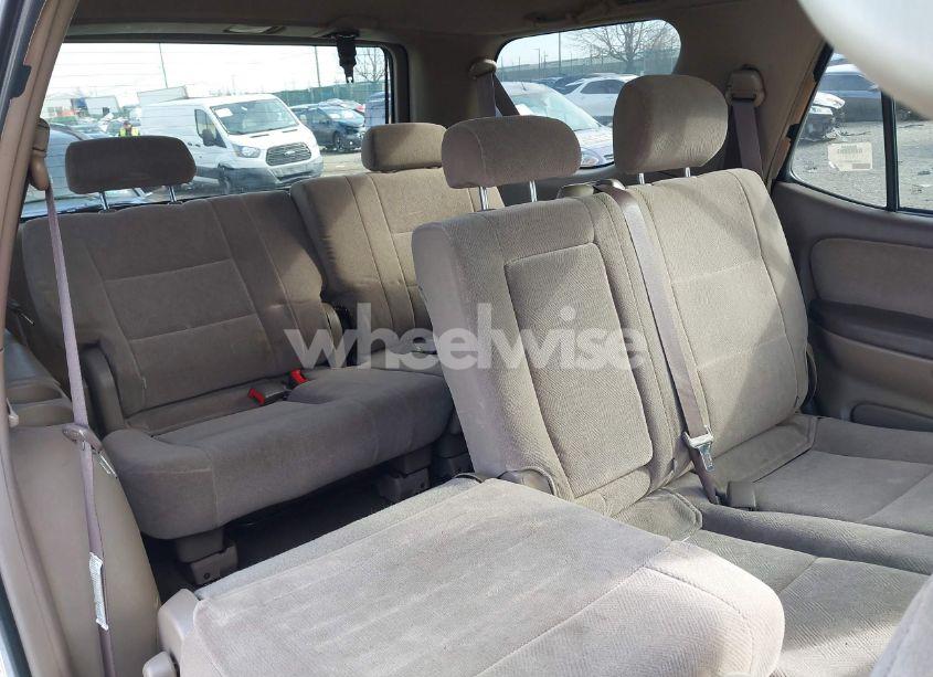 Photo 8 of 2001 Toyota Sequoia SR5 V8 (VIN 5TDBT44A61S028572)