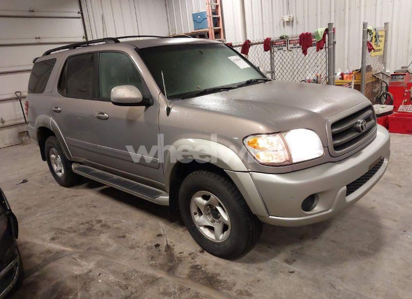 2002 Toyota Sequoia SR5 V8 (VIN 5TDBT44A62S073478) main photo