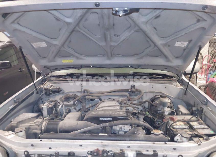 Photo 10 of 2002 Toyota Sequoia SR5 V8 (VIN 5TDBT44A62S073478)