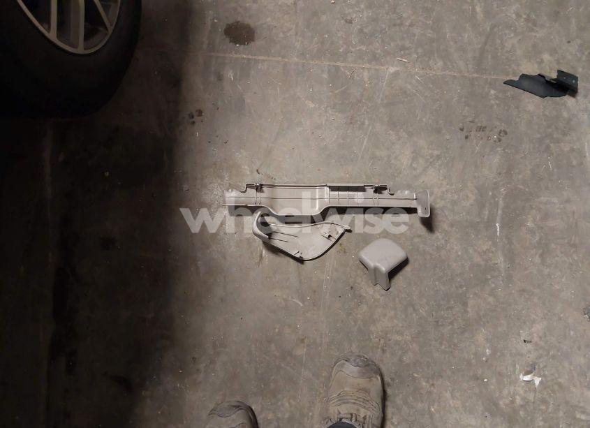 Photo 12 of 2002 Toyota Sequoia SR5 V8 (VIN 5TDBT44A62S073478)