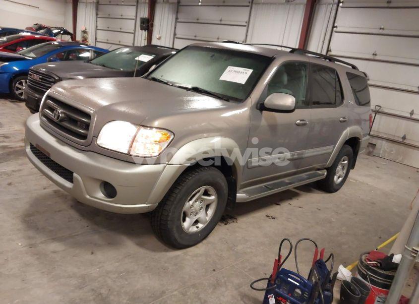 Photo 2 of 2002 Toyota Sequoia SR5 V8 (VIN 5TDBT44A62S073478)