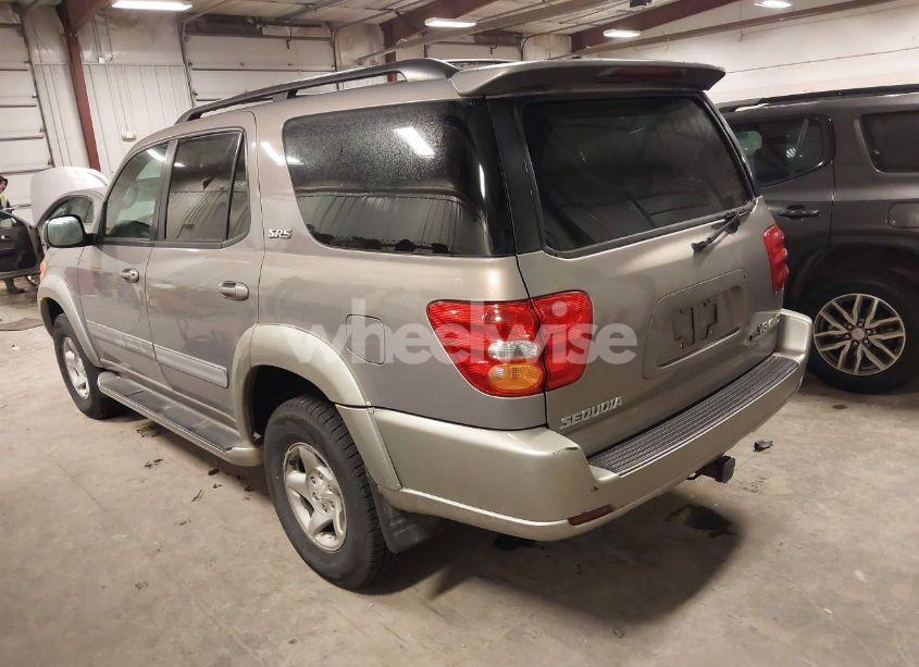 Photo 3 of 2002 Toyota Sequoia SR5 V8 (VIN 5TDBT44A62S073478)