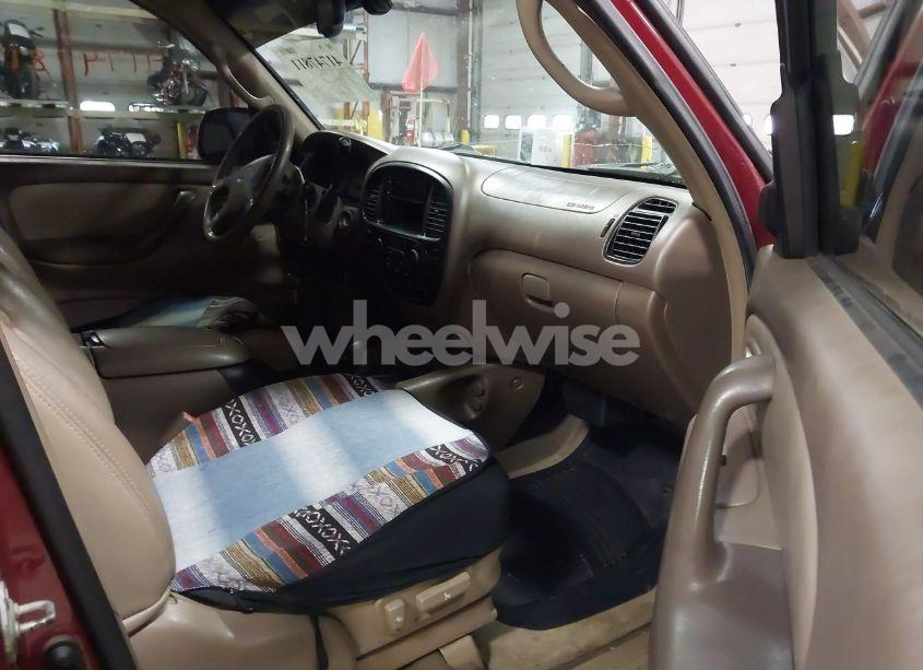 Photo 5 of 2002 Toyota Sequoia SR5 V8 (VIN 5TDBT44A62S083590)