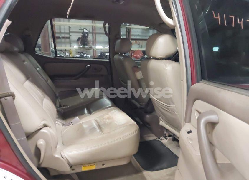 Photo 8 of 2002 Toyota Sequoia SR5 V8 (VIN 5TDBT44A62S083590)