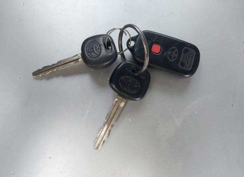 Photo 11 of 2003 Toyota Sequoia SR5 V8 (VIN 5TDBT44A63S169838)