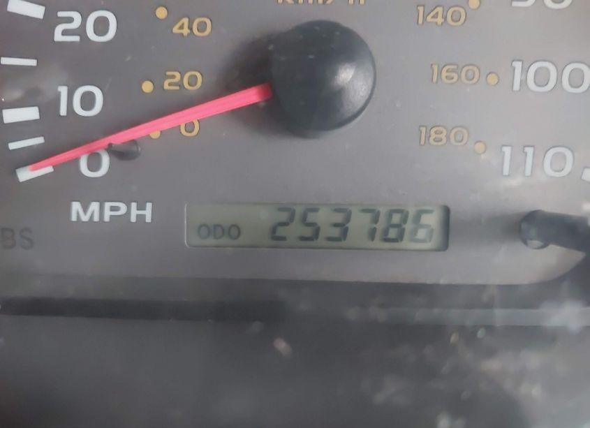 Photo 15 of 2003 Toyota Sequoia SR5 V8 (VIN 5TDBT44A63S169838)