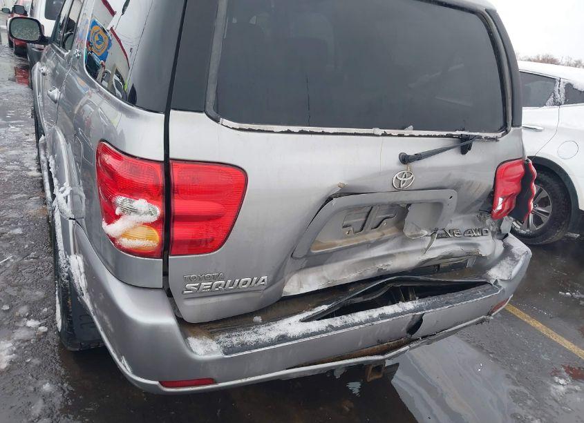 Photo 6 of 2003 Toyota Sequoia SR5 V8 (VIN 5TDBT44A63S169838)