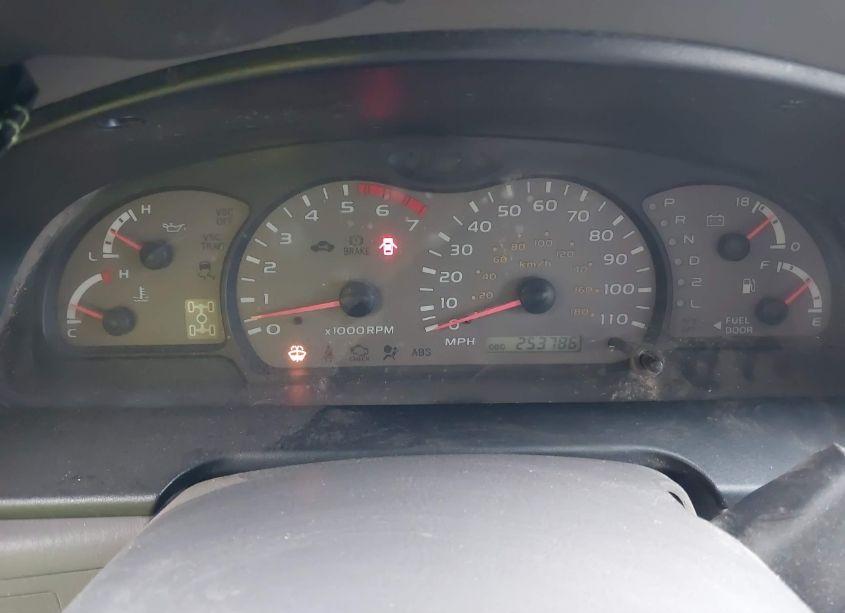 Photo 7 of 2003 Toyota Sequoia SR5 V8 (VIN 5TDBT44A63S169838)