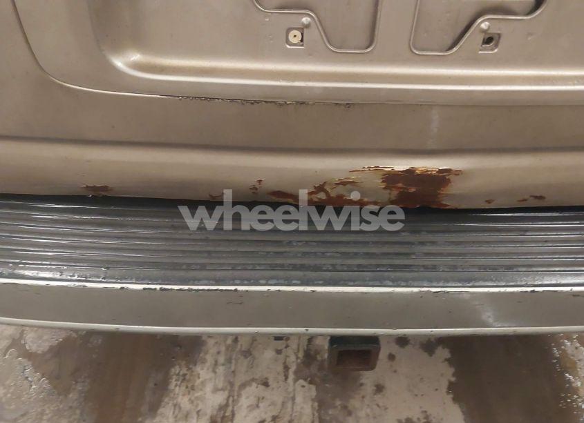 Photo 6 of 2003 Toyota Sequoia SR5 V8 (VIN 5TDBT44A63S196764)