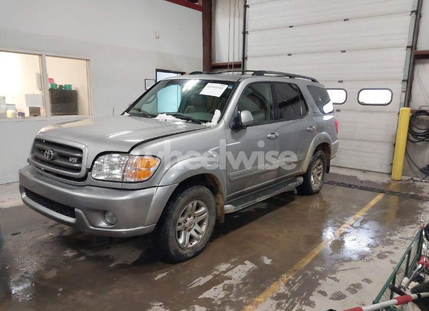 Photo 2 of 2004 Toyota Sequoia SR5 V8 (VIN 5TDBT44A64S227125)