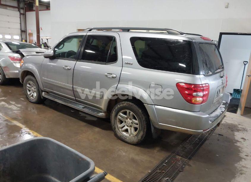 Photo 3 of 2004 Toyota Sequoia SR5 V8 (VIN 5TDBT44A64S227125)