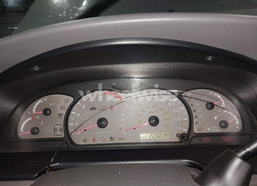 Photo 7 of 2004 Toyota Sequoia SR5 V8 (VIN 5TDBT44A64S227125)