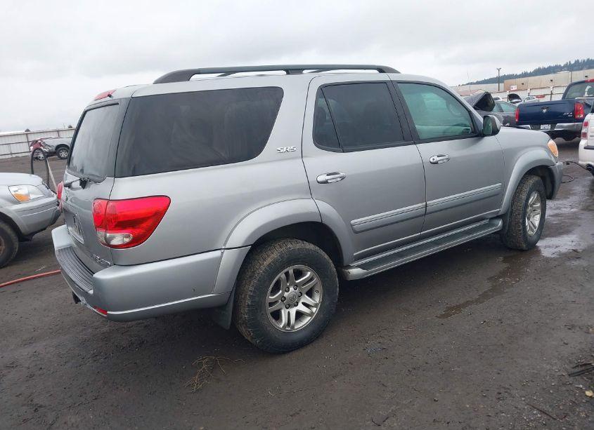 Photo 4 of 2005 Toyota Sequoia SR5 V8 (VIN 5TDBT44A65S237249)